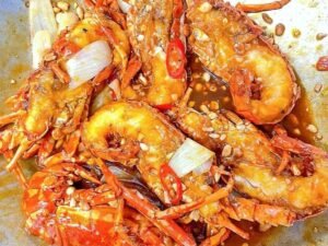 Tôm hùm nấu sốt me